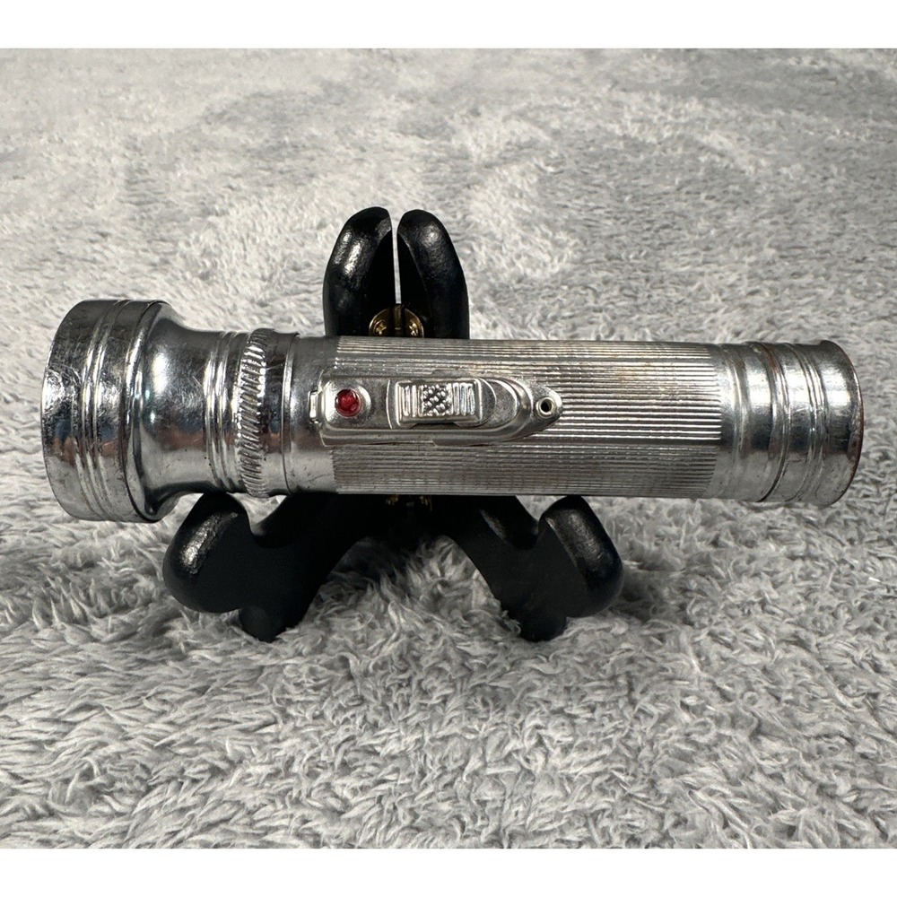 Vintage 555 Metal Flashlight w/ Bulb Antique Light Farm Art Deco Retro Camping
